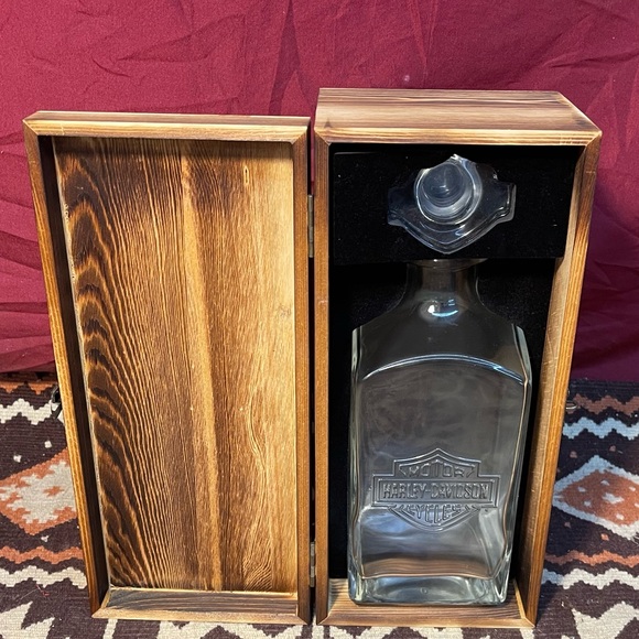 McGuire Harley-Davidson Whisky Bourbon Decanter In Wooden Box Pacheco California